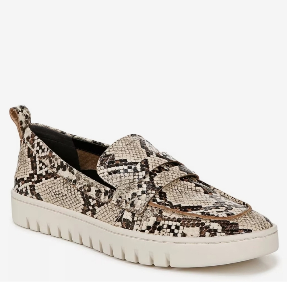 EUC Vionic Uptown Hybrid Penny Loafer Ivory Snake Print Leather